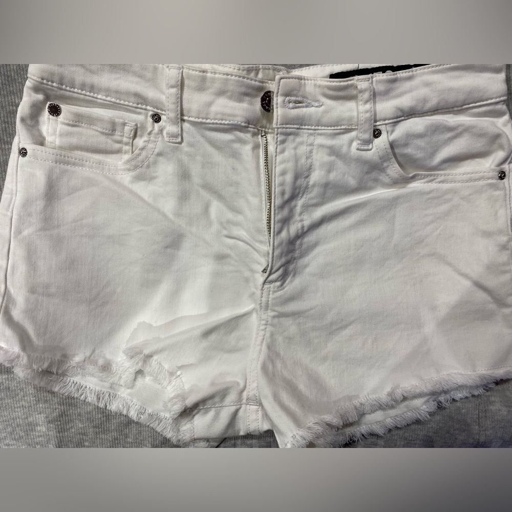 Armani Exchange Women’s white shorty shorts size 29.